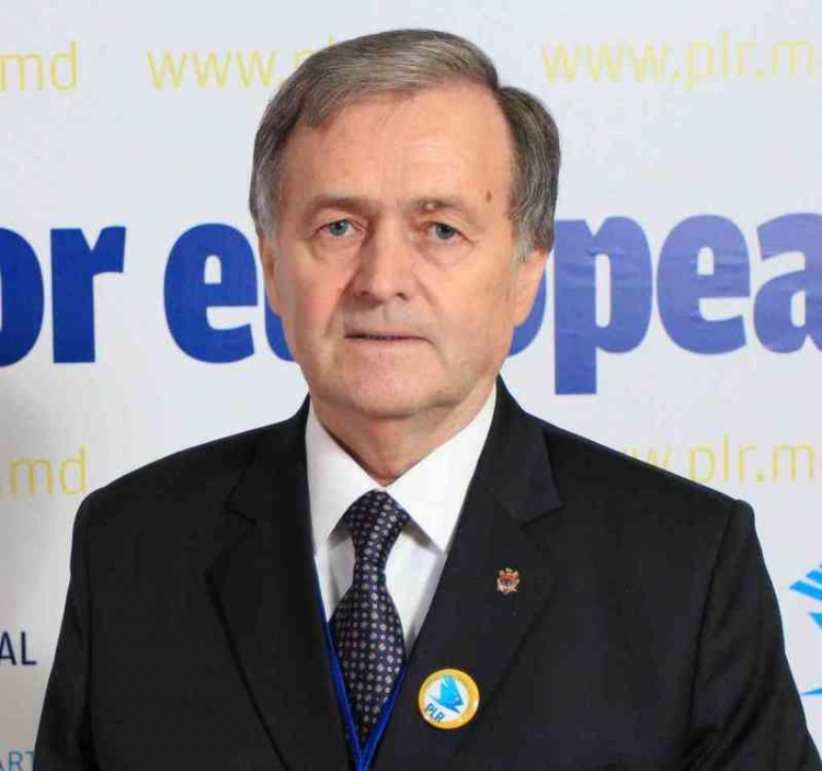 Poetul Ion Hadârcă, Președintele Partidului Liberal Reformator decorat cu Marele Premiu pentru poezie „Nichita Stănescu” pe anul 2015